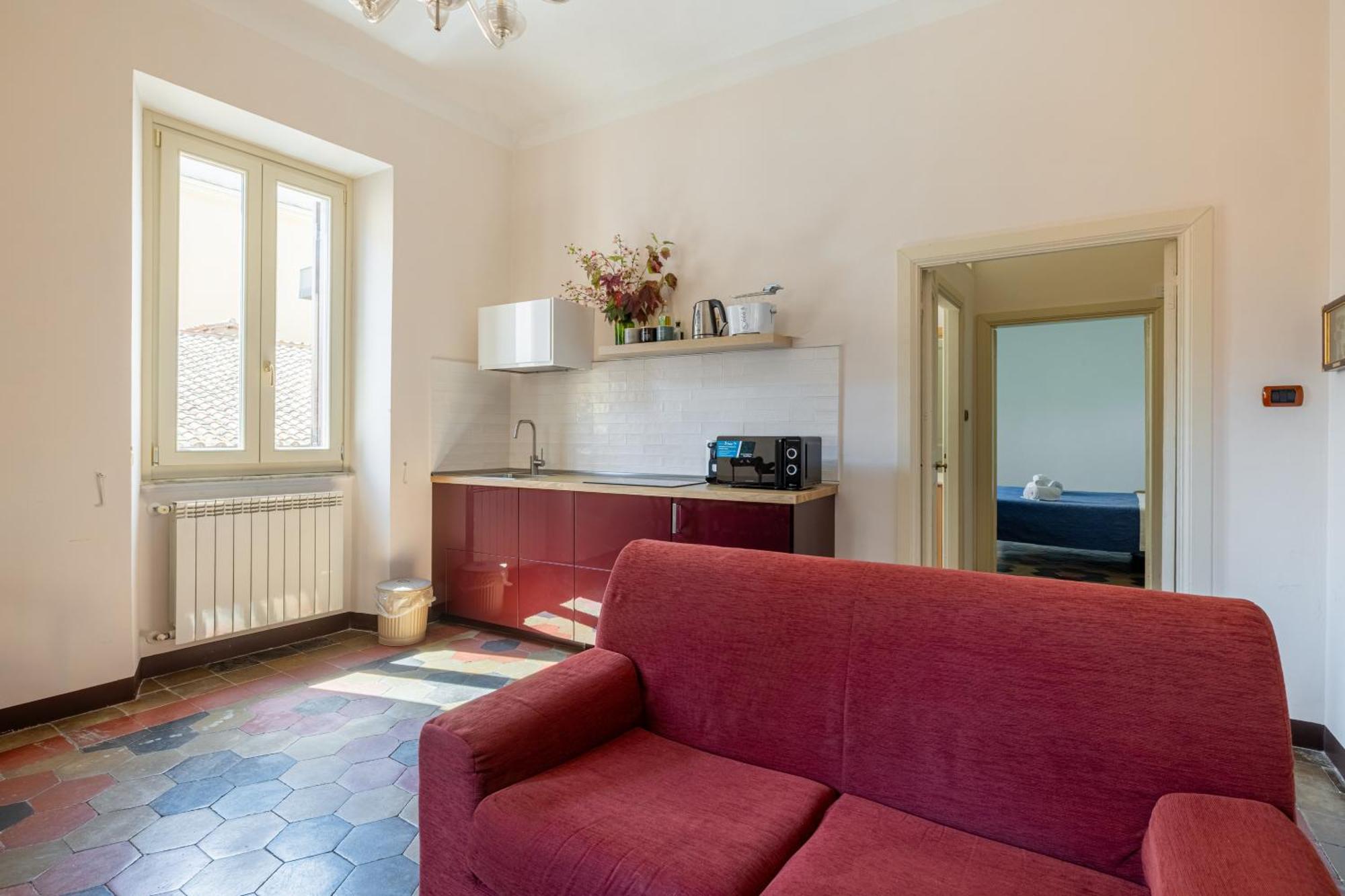 Charming At Spanish Steps, No Elevator Apartment *